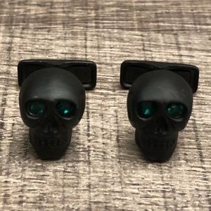 Ravi Ratan (Green / EYE) Crystal Skull Cufflinks in Matte Black Finish